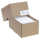 Braune Kartonbox mit geöffnetem Deckel, gefüllt mit mehreren weißen Blättern. Auf der Vorderseite befindet sich ein Etikett.