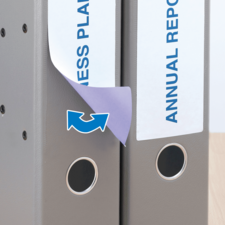 Zwei Aktenordner stehen nebeneinander, einer mit dem Titel "Business Plan" und der andere mit "Annual Report".