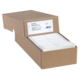 Eine offene Kartonbox mit gestapelten Etiketten, die zur Beschriftung verwendet werden können. Die Box enthält mehrere Blätter.