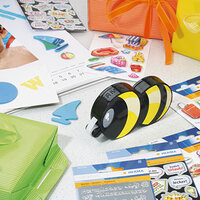 The translation of "Klebebiene" from German to Swedish is "klisterbi.